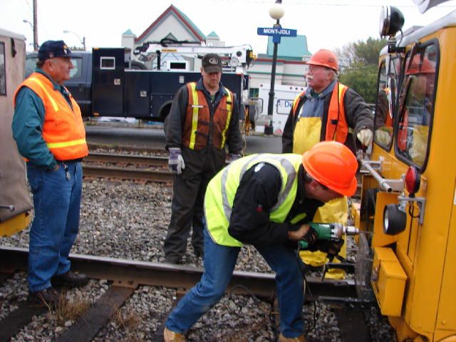 RR brought a generator and drill so Will could replace a broken bolt